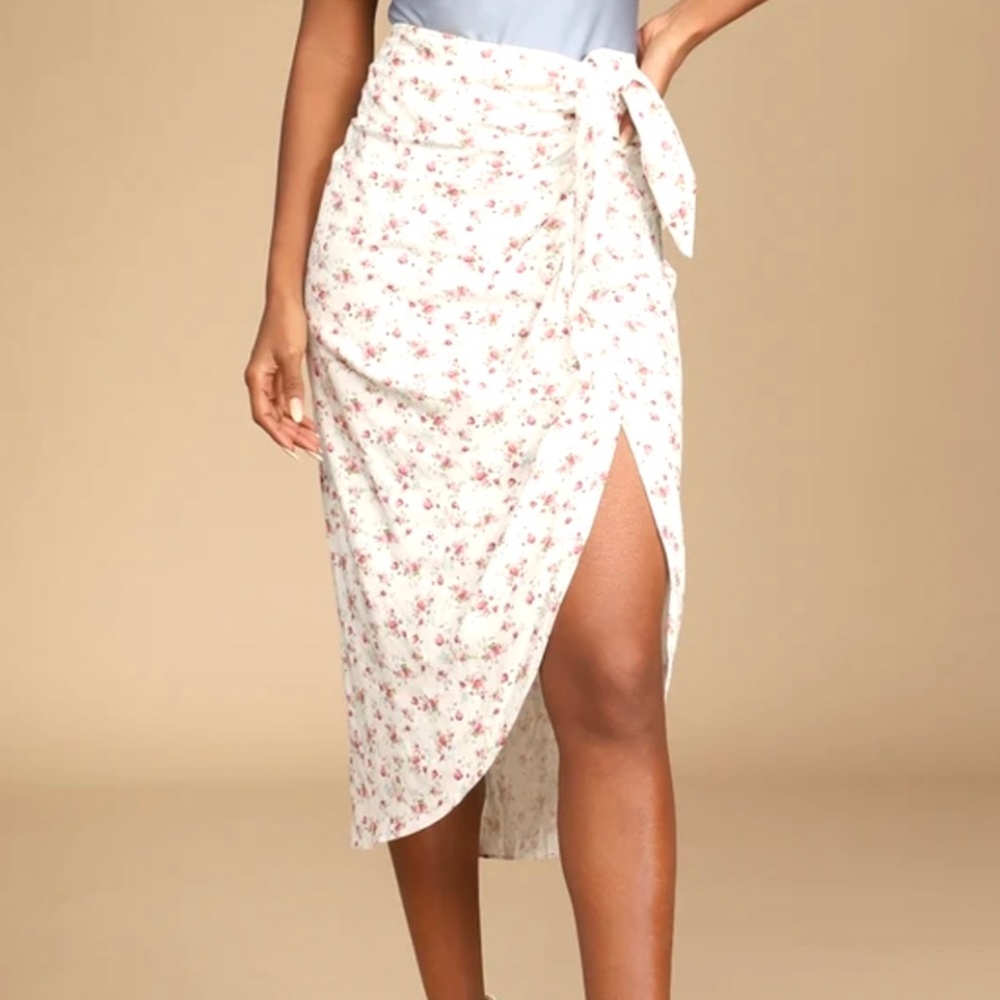 A Fling Thing White Floral Print High-Waisted Midi Skirt